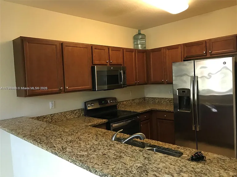 8900 NW 97th Ave #212 — Photo 2