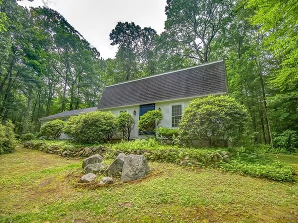 163 Juniper Dr, Wilbraham, MA 01095