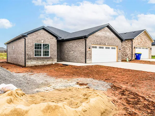 1152 Shallowford St, Bowling Green, KY 42104
