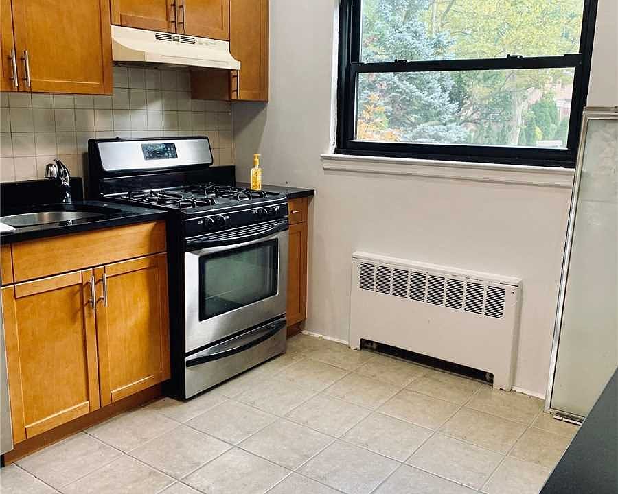 1st image of 219-11 75th Ave