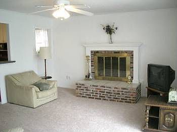 3rd image of 3616 Sheridon Dr