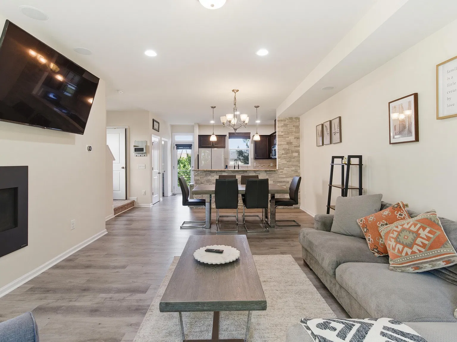 3 bed, 1748 sqft, $2,100 — Photo 3