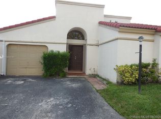 526 SW 88th Ct, Miami, FL 33174