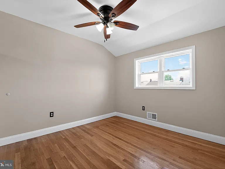 643 S Wickham Rd — Photo 22