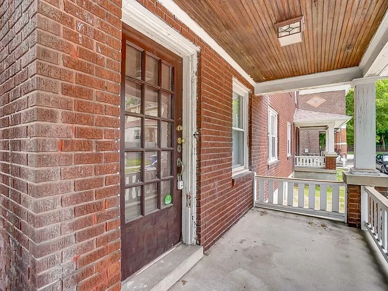 128 Cross St — Photo 1