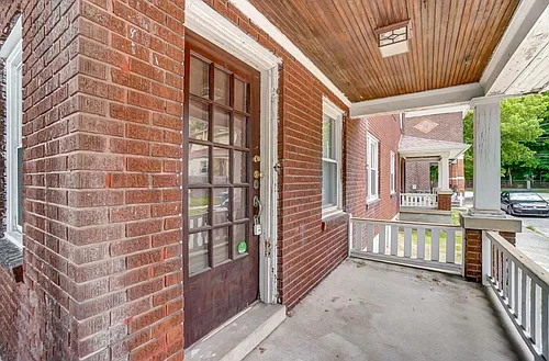 128 Cross St Photo 1