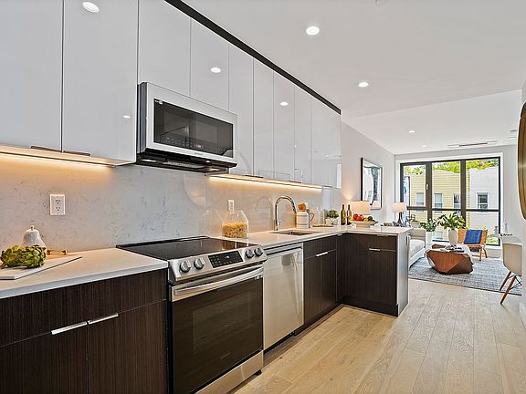 2nd image of 316 22nd St #2B