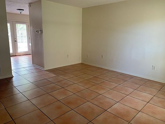 3rd image of 1408 Jade Ave #B
