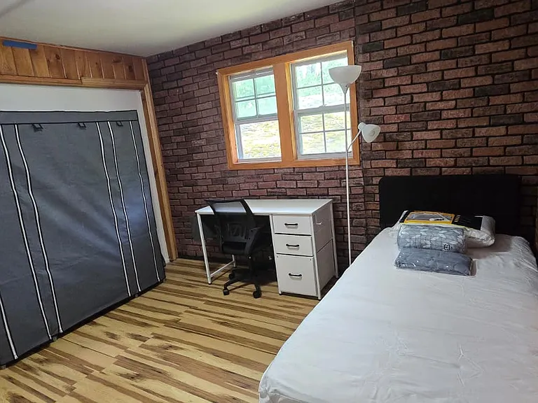 2546 N Forest Rd — Photo 13