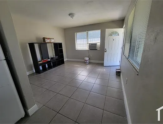 4951 NW 15th Ave — Photo 5
