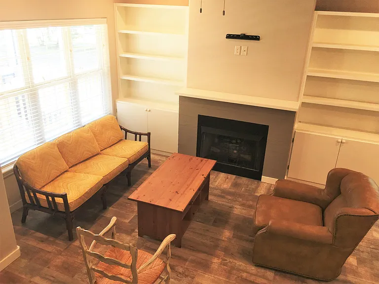 1690 W Neptune St — Photo 6