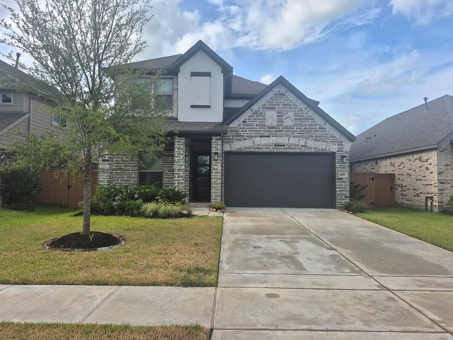 4 bed, 3.5 bath, 2700 sqft, $3,750 — Photo 1