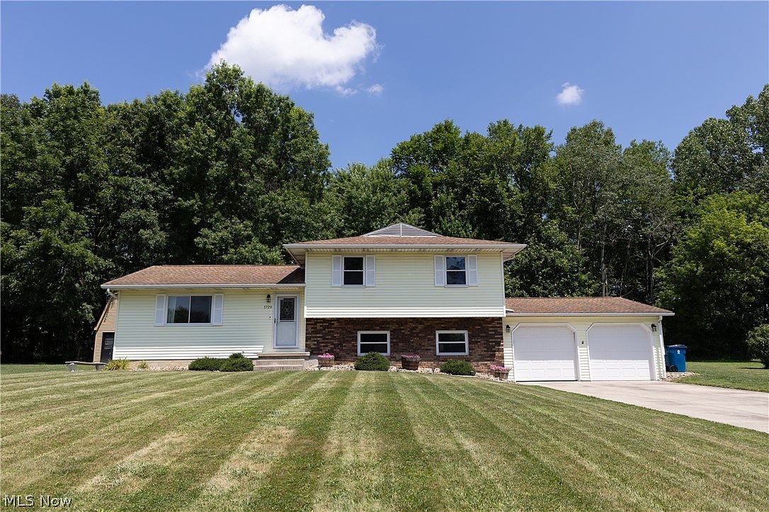 1729 Rosalyn Dr, Mineral Ridge, OH 44440 Zillow