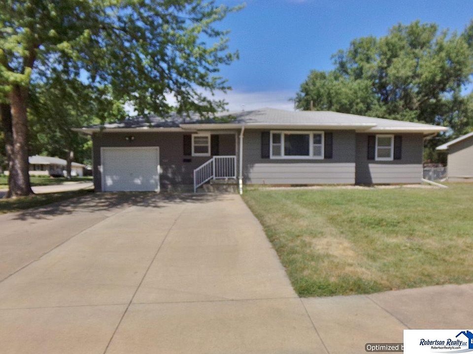 1600 Summit St Beatrice NE 68310 Zillow