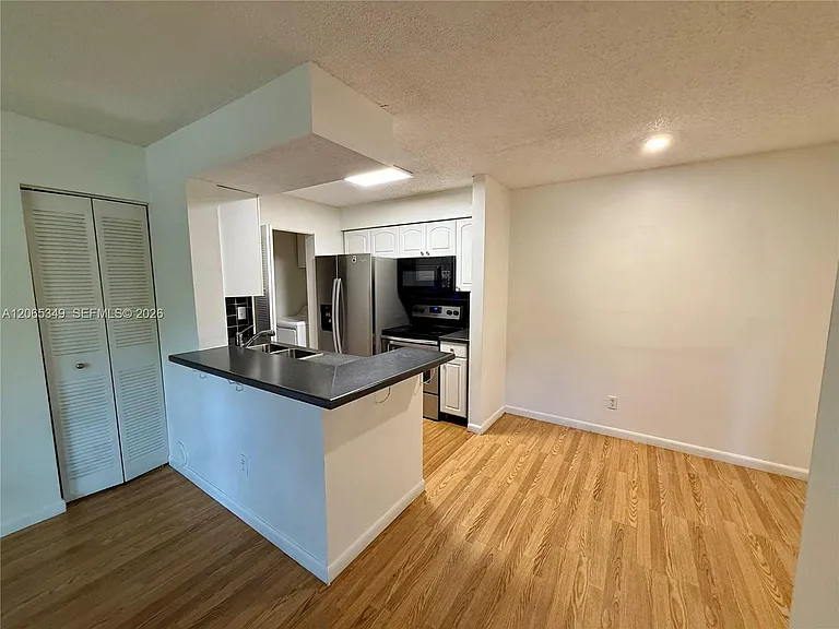 1237 SW 46th Ave #803 — Photo 5