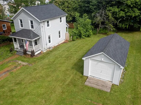 104 Hazard St, Syracuse, NY 13209