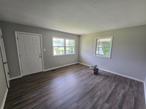 303 Cartwright Dr