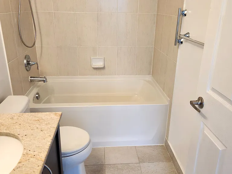 73 King William Cres #Penthouse 4 — Photo 7
