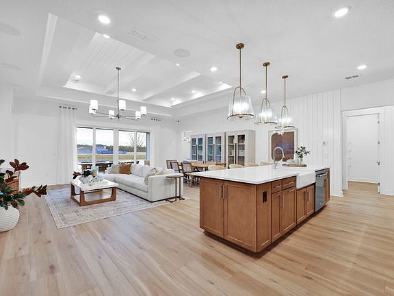 Mahogany Open-Concept Layout