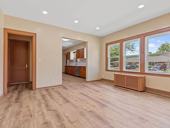 5th image of 1320 Montague St