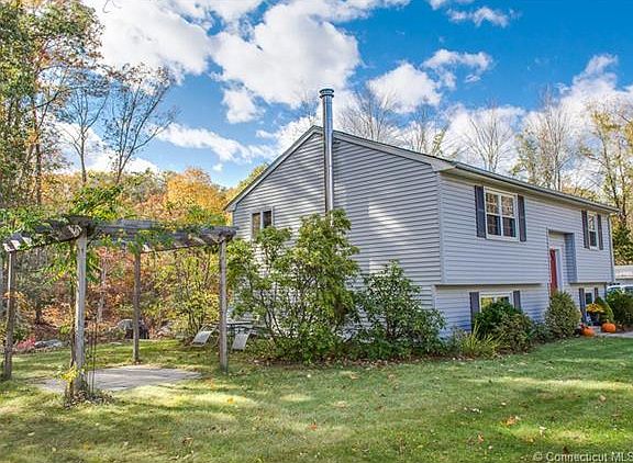 Side of House w/Pergola