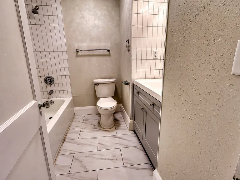4015 N Seminole Ave #2 — Photo 10