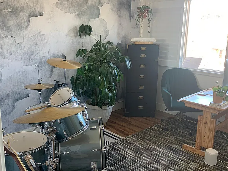 Current kids bedroom as office
