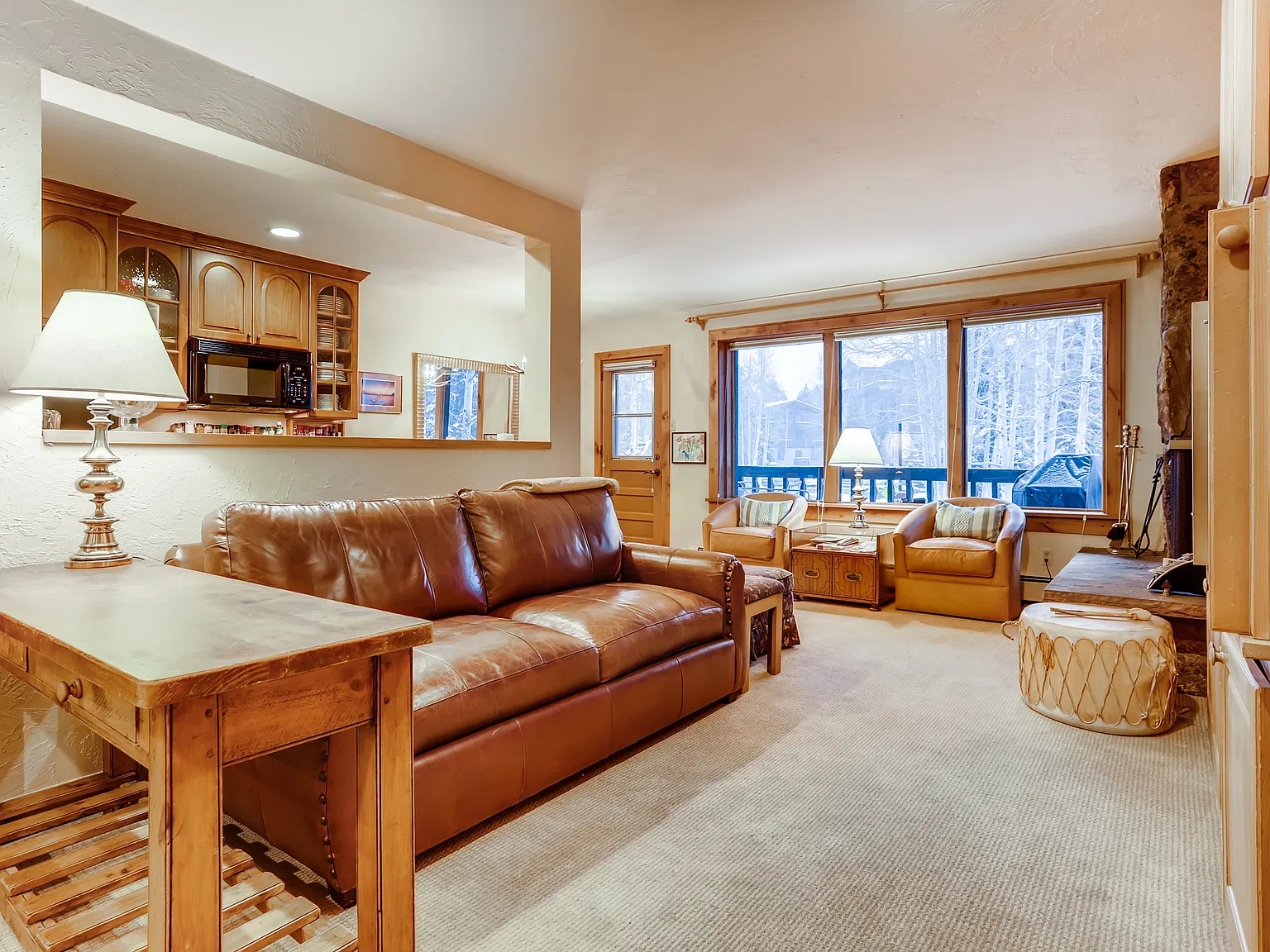 2 bed, 950 sqft, $9,800 — Photo 4