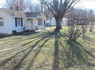 1471 Sulphur Springs Rd, Waynesville, NC 28786