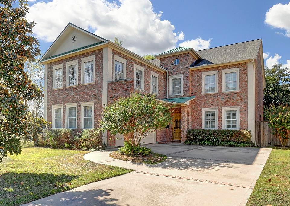 2nd image of 1011 Mulberry Ln