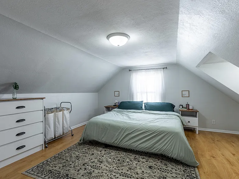 145 N 72nd St — Photo 14