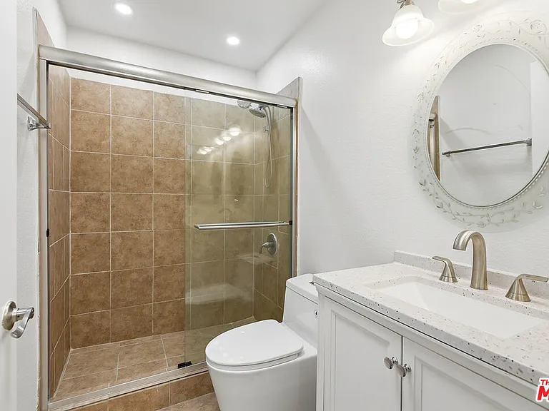 4354 McLaughlin Ave #103 — Photo 10