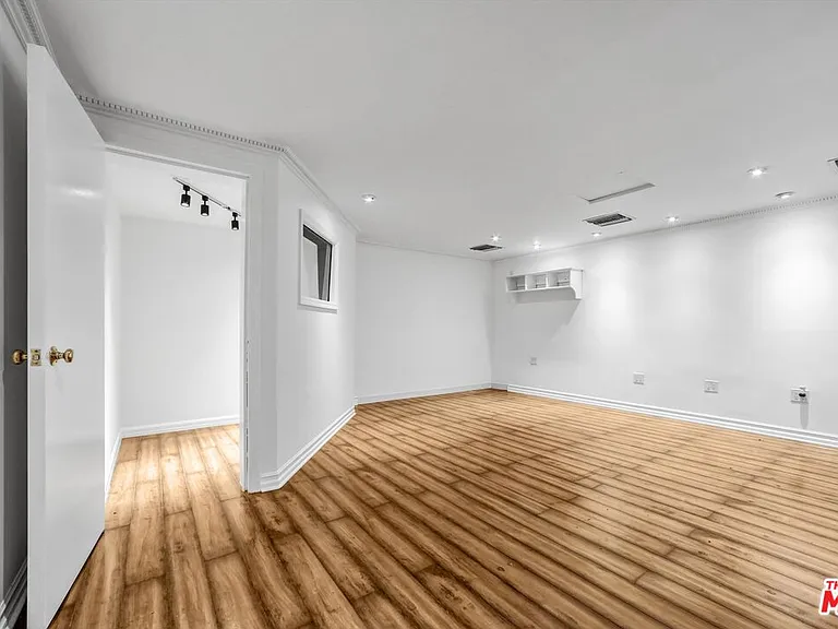6254 Ben Ave — Photo 20