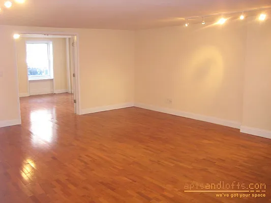 Rented by aptsandlofts.com | media 26