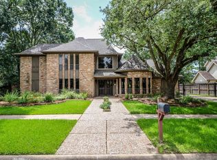 15814 Laurelfield Dr, Houston, TX 77059