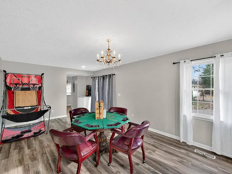 755 Teague St NW — Photo 8