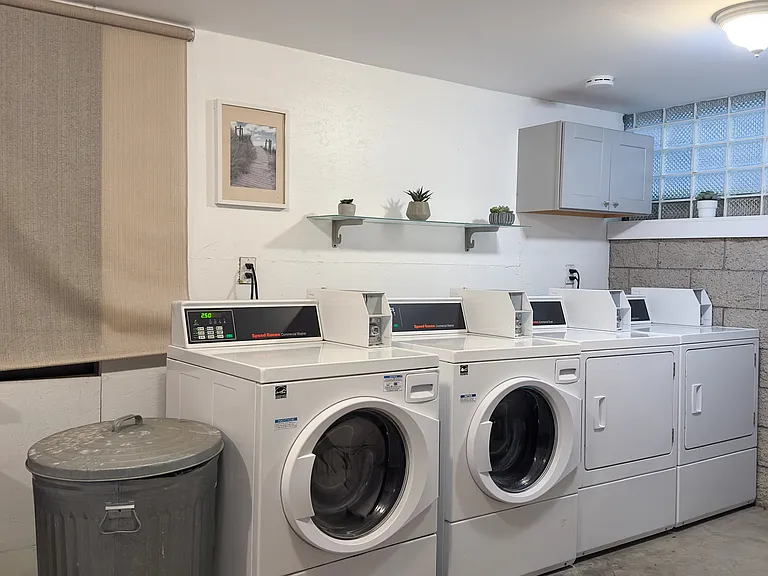 1343 C St #8D — Photo 24