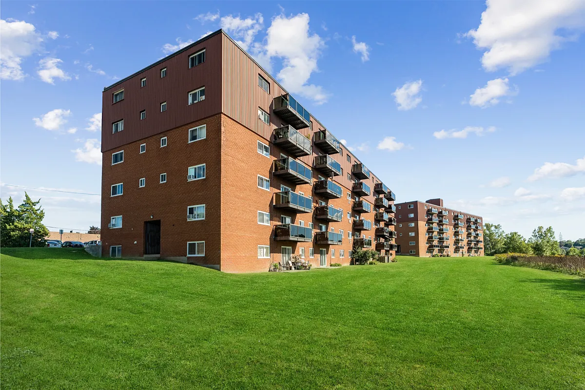 Frontenac Apartments — Photo 1