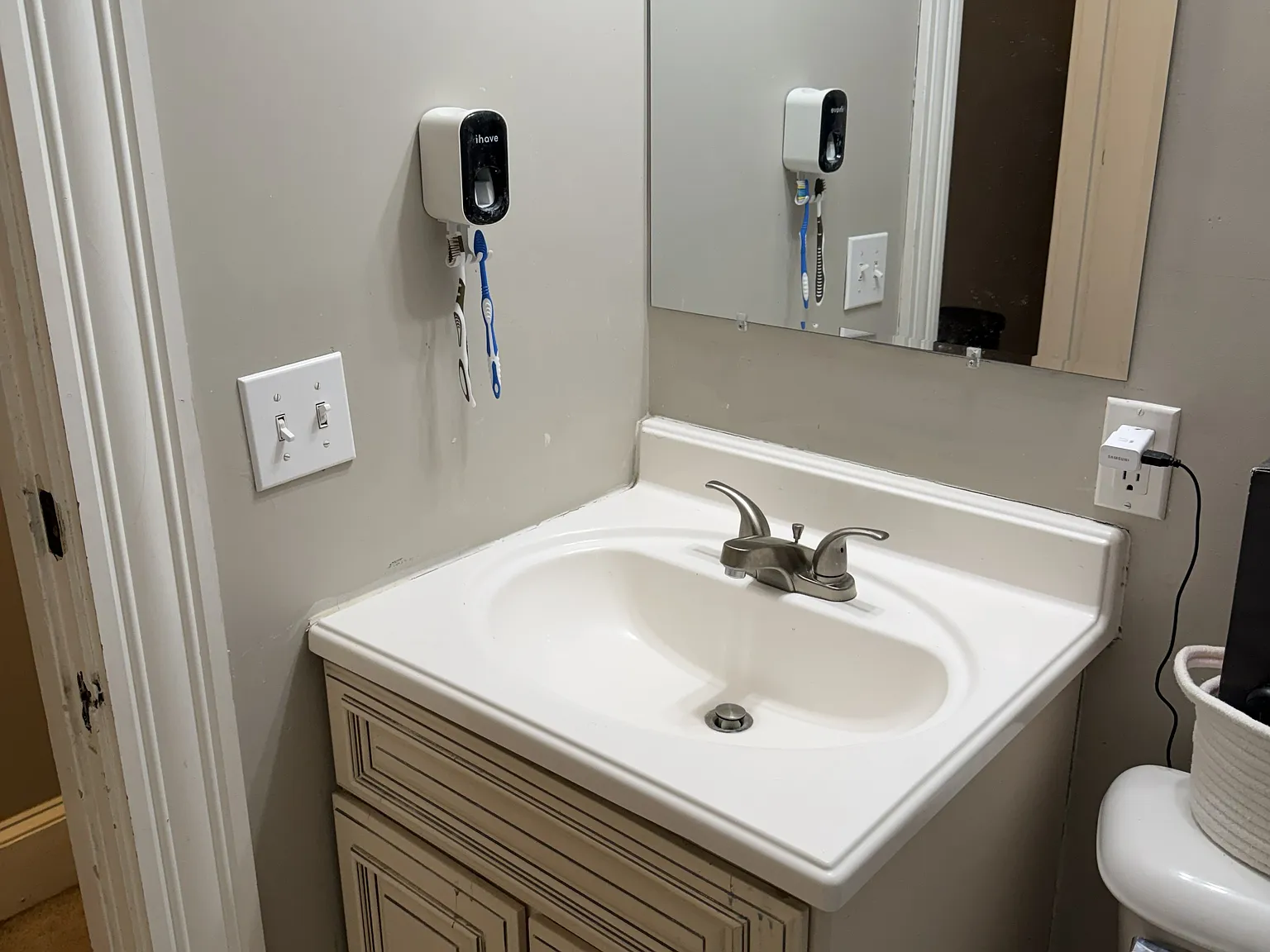 1 bed, 800 sqft, $1,800 — Photo 3