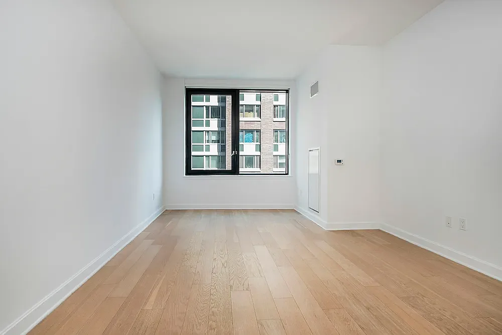 21 West End Avenue — Photo 2