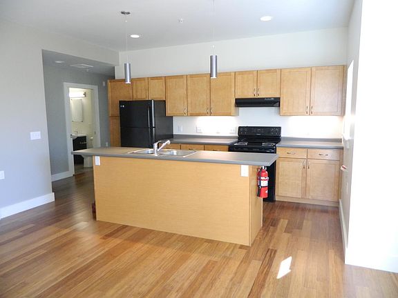 3rd image of 258 N Winooski Ave APT 203
