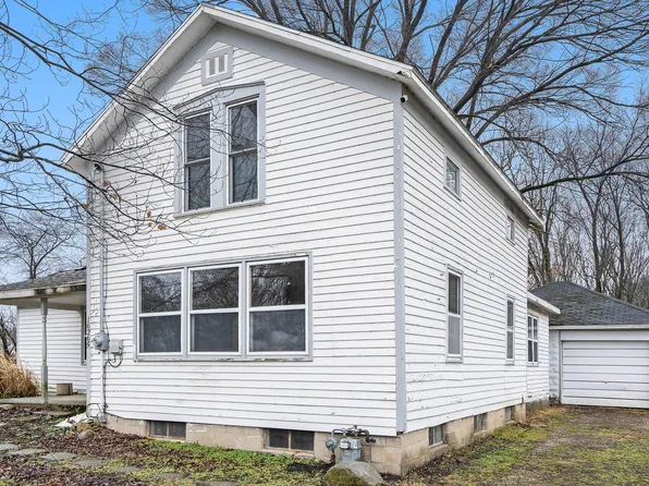 16265 Cherry St, Gobles, MI 49055