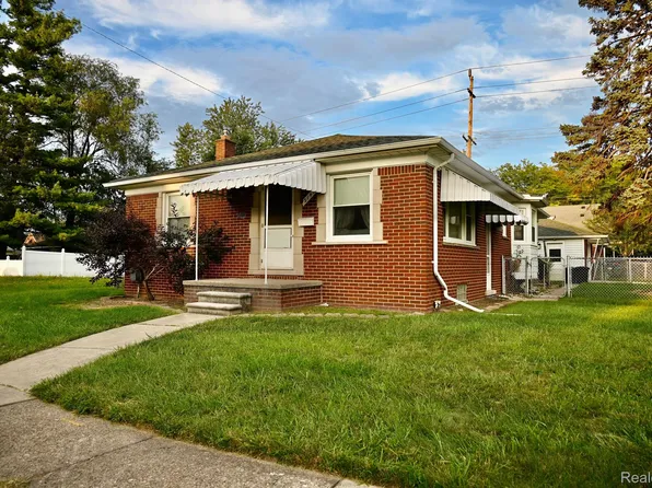 2143 11th St, Wyandotte, MI 48192