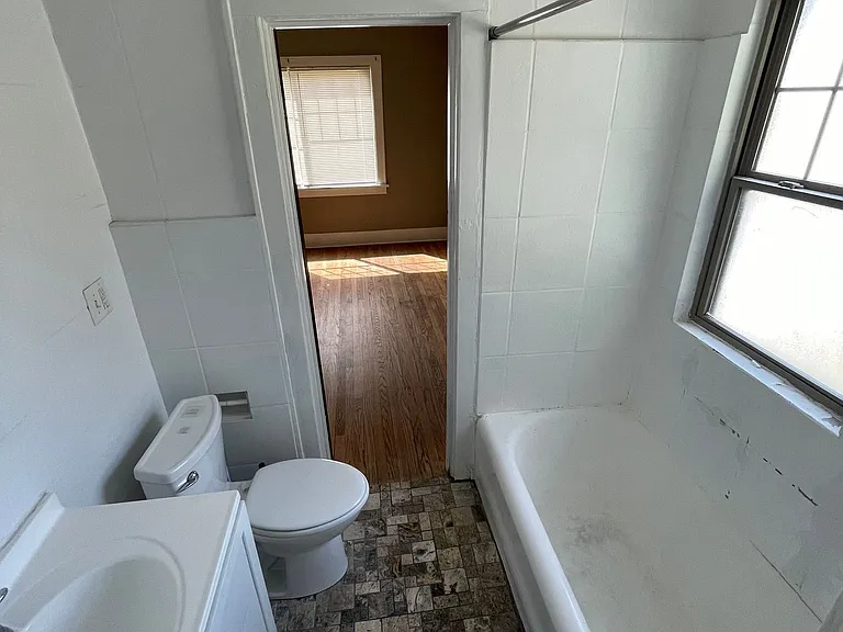 3419 Howard St — Photo 24