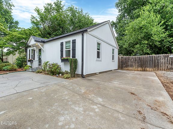 4th image of 312 Incline Ln