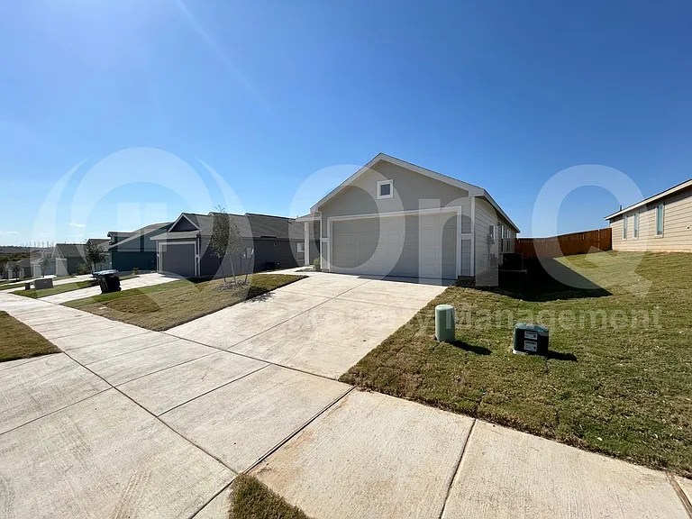 9757 Platteview Rd — Photo 2