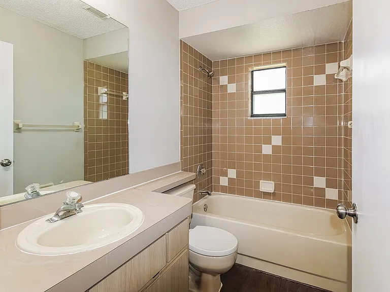 11479 Cavern Rd — Photo 15