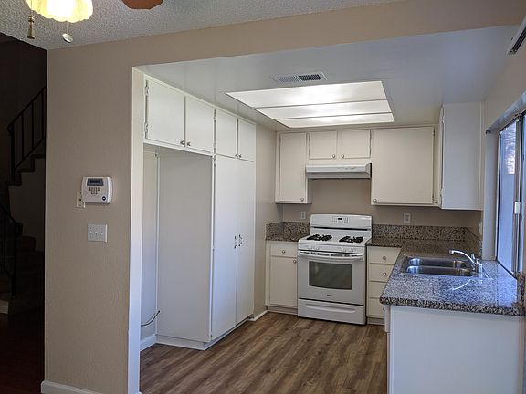 5th image of 2318 Cravath Ct APT B
