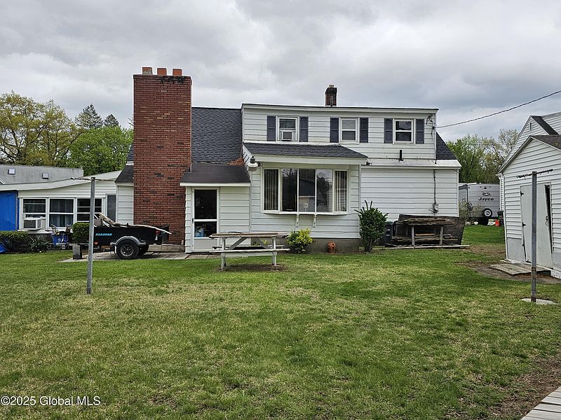 2nd image of 1824 Devendorf Road