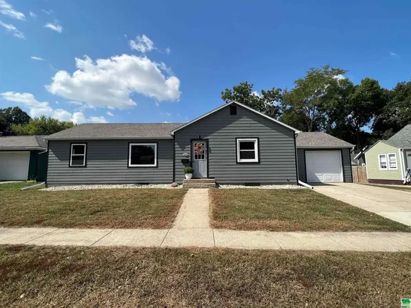 410 Boston Ave NE, Orange City, IA 51041